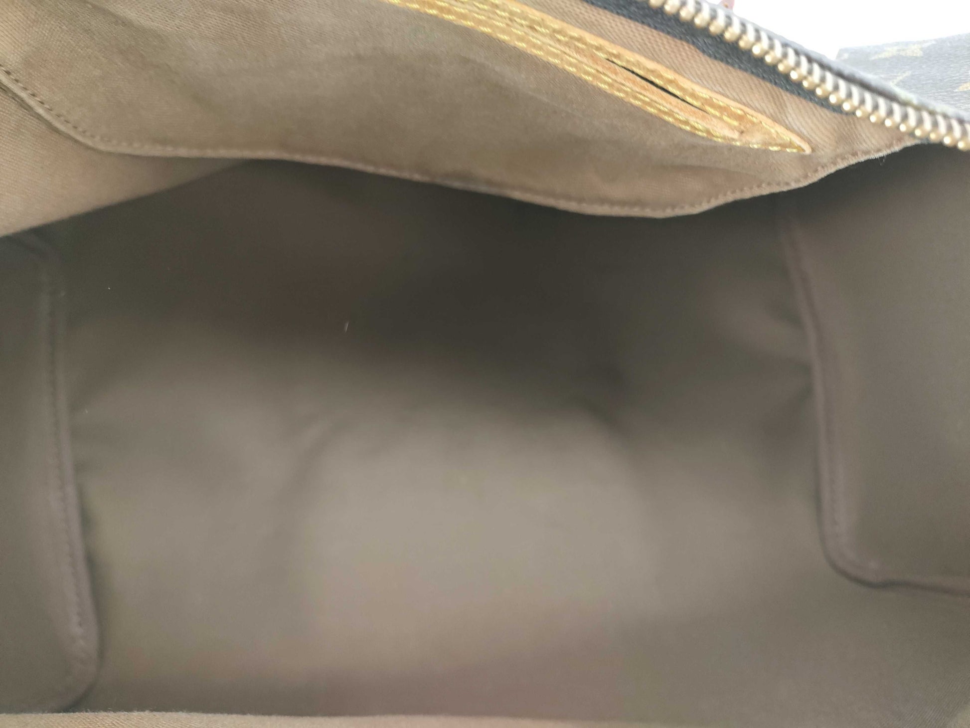 LOUIS VUITTON Speedy 35 Handbag