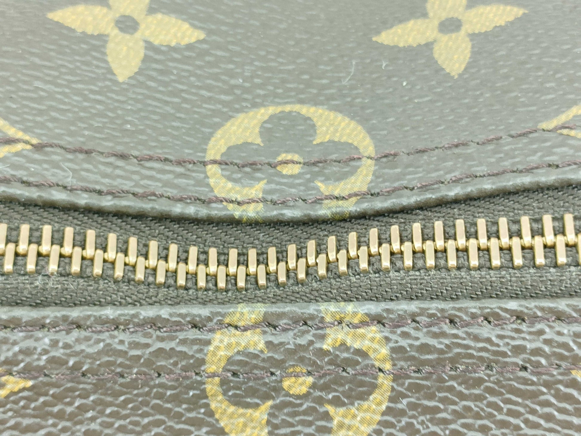 LOUIS VUITTON Speedy 35 Handbag
