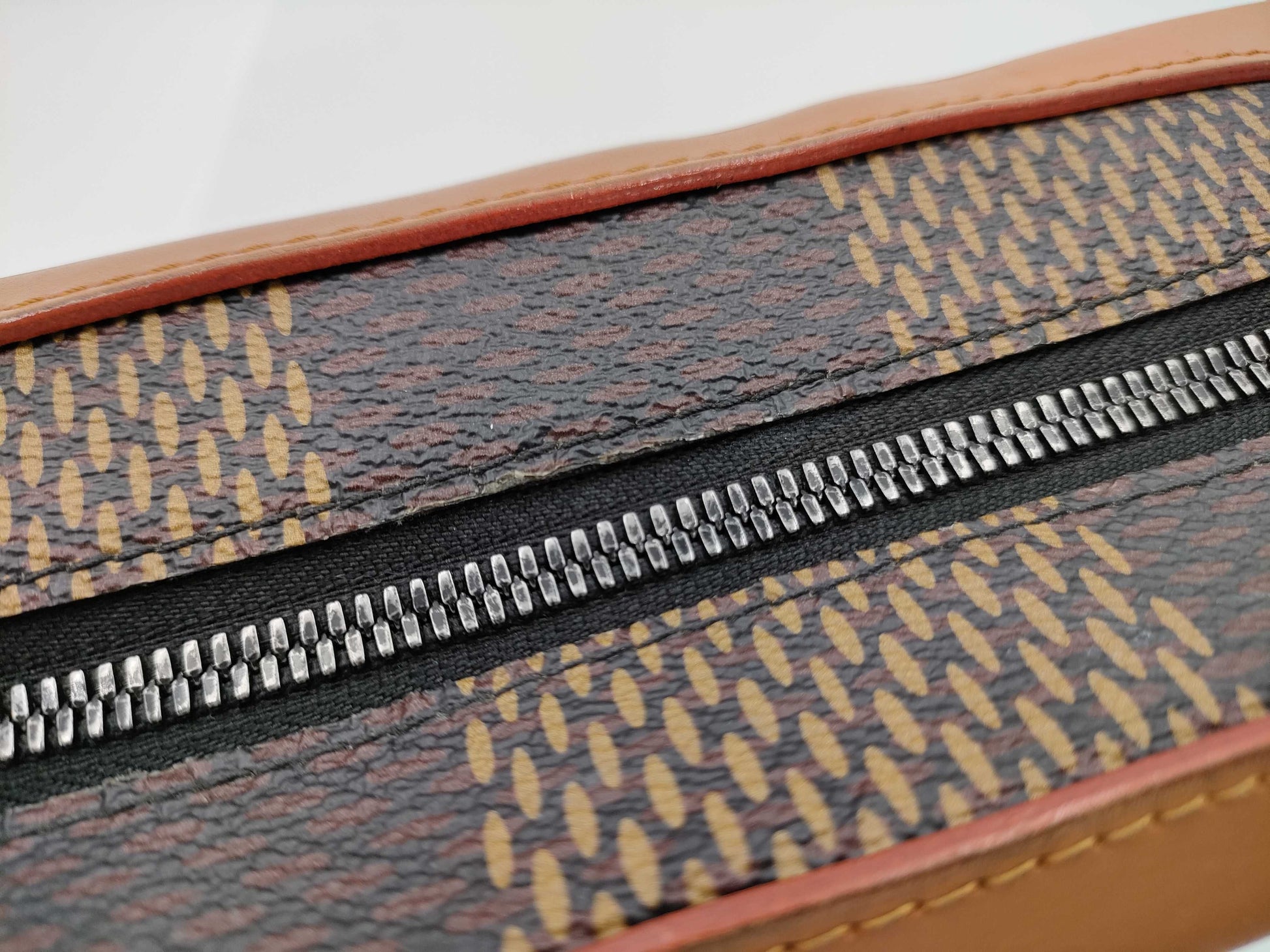 LOUIS VUITTON Louis Vuitton Box Shoulder Bag