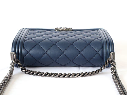 CHANEL Seal 18 Series Boy Chanel Matelasse Lambskin Chain Shoulder Bag Navy