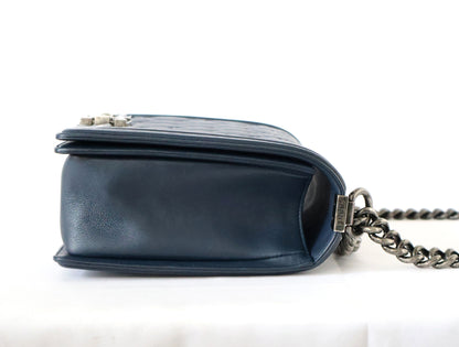 CHANEL Seal 18 Series Boy Chanel Matelasse Lambskin Chain Shoulder Bag Navy