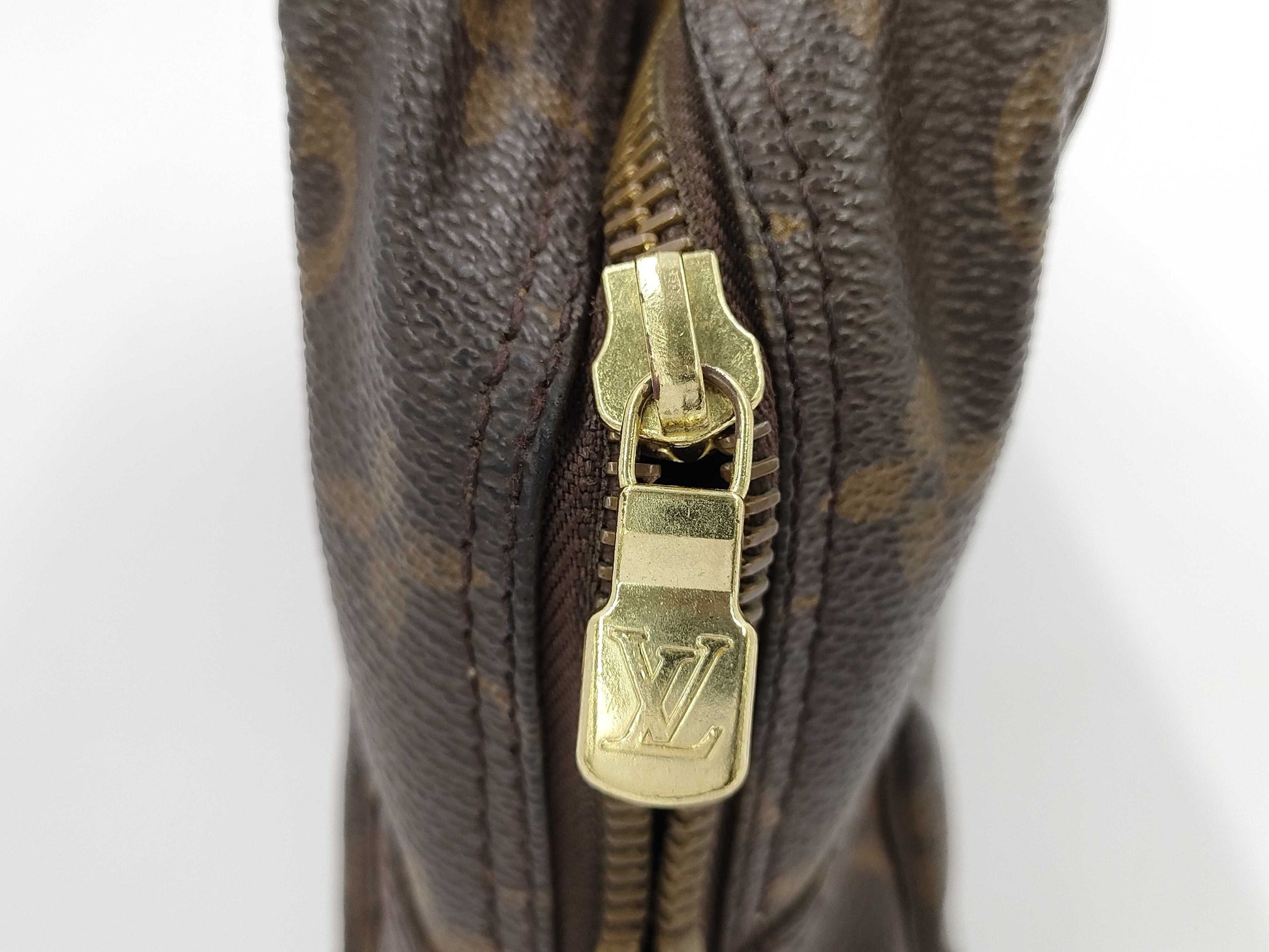LOUIS VUITTON Monogram True Toilet Second Bag