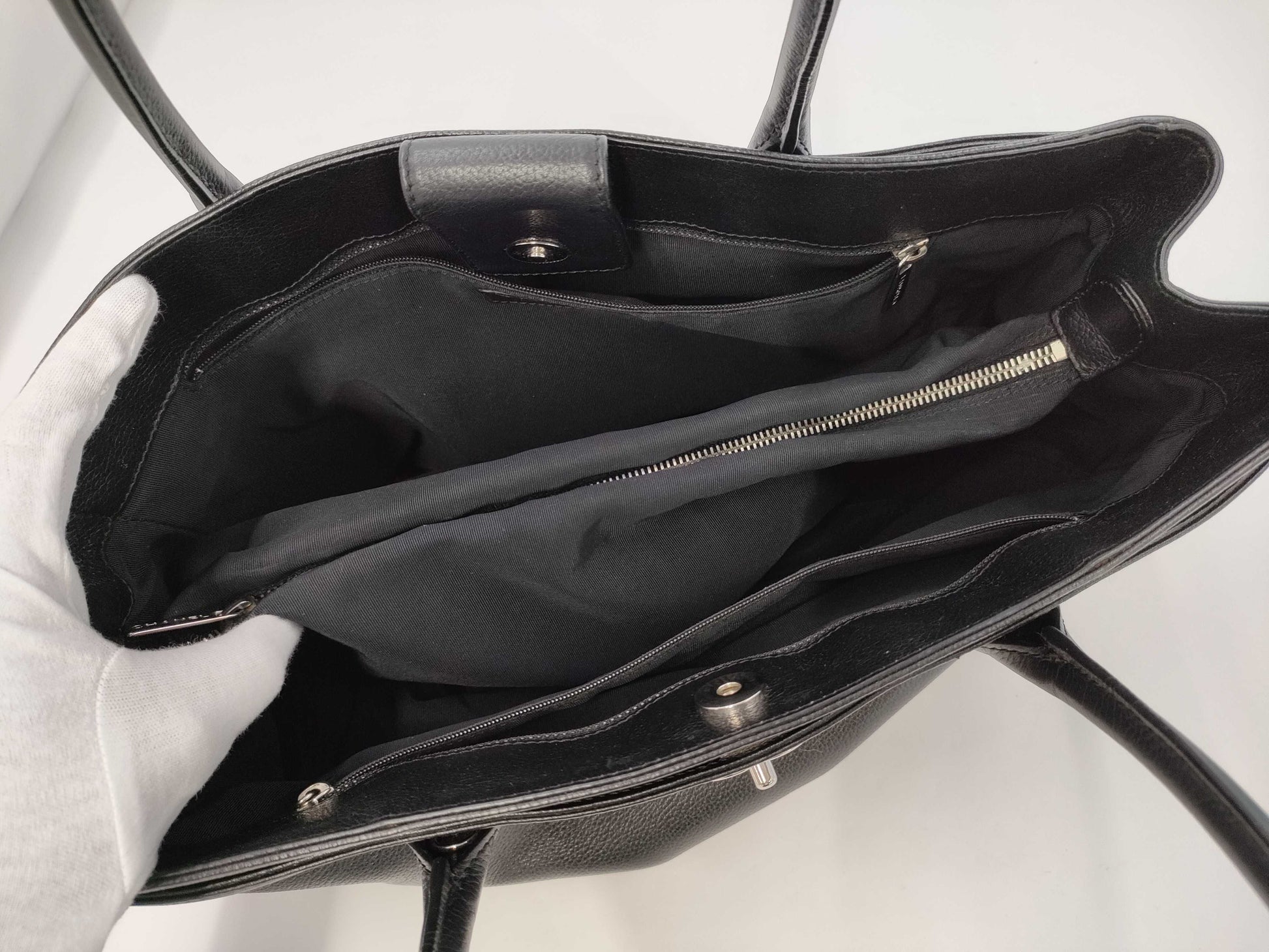 CHANEL Caviar Executive Tote Bag