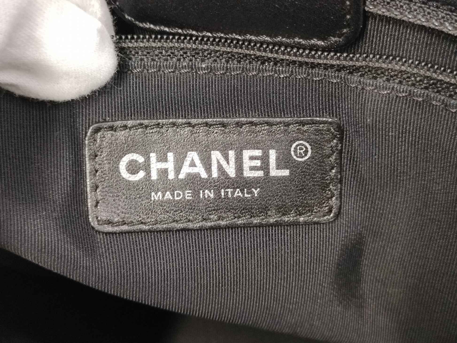 CHANEL Caviar Executive Tote Bag