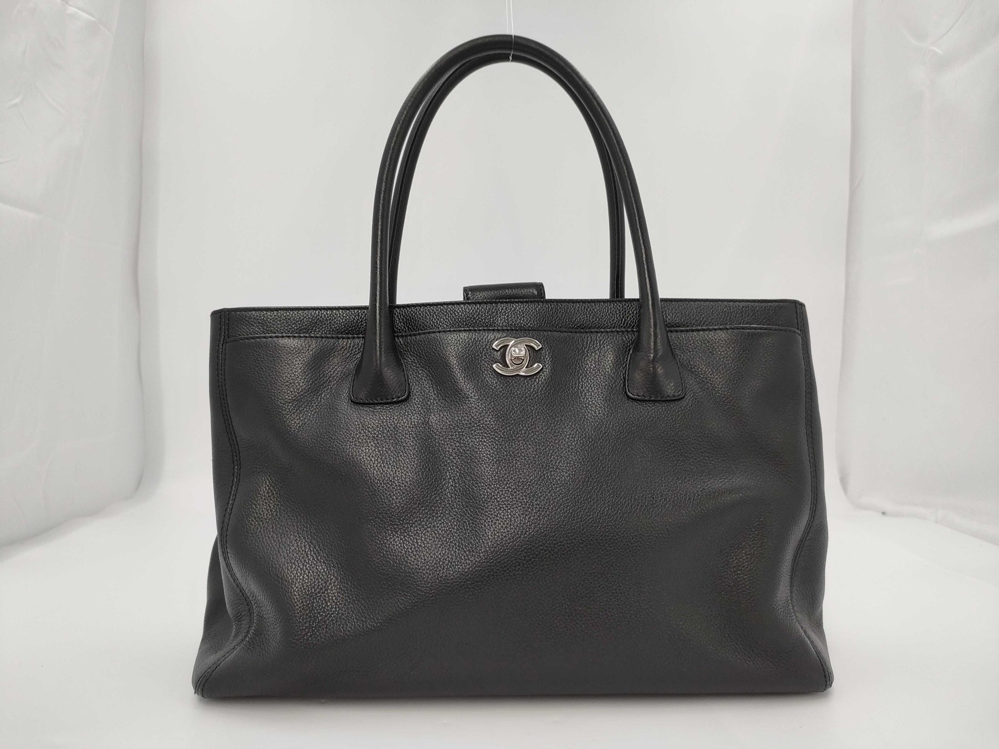 CHANEL Caviar Executive Tote Bag