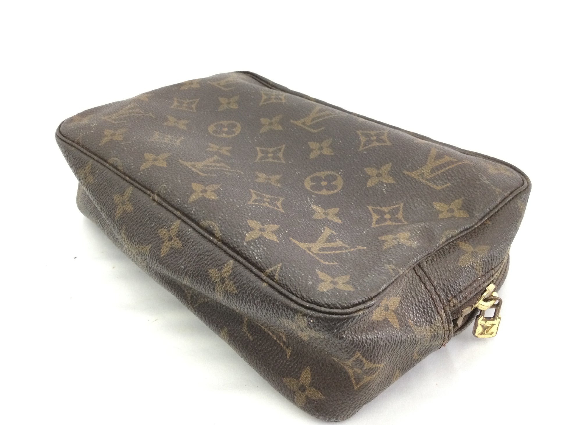 LOUIS VUITTON Truss Toilette 23 Pouch
