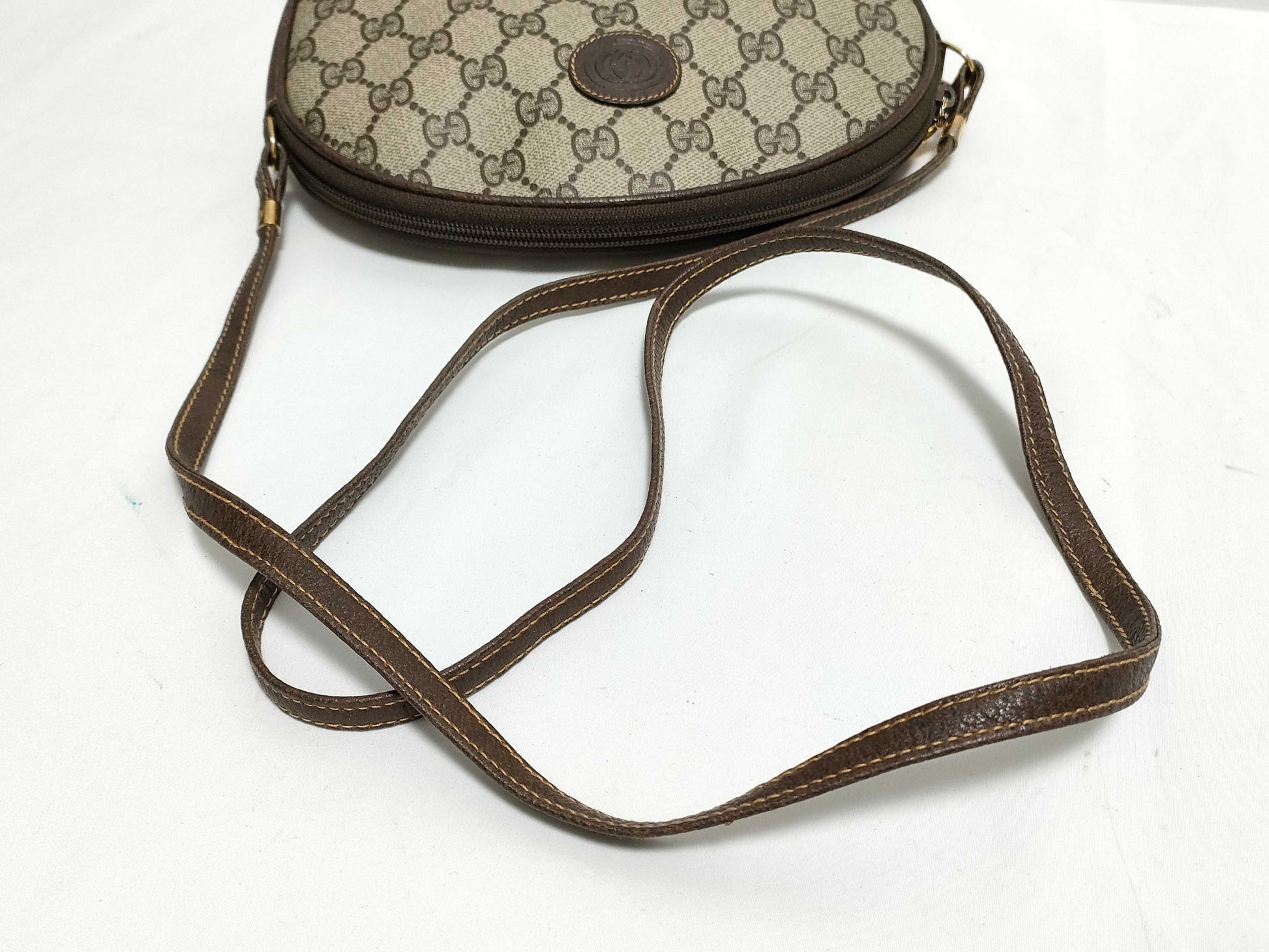 GUCCI GG Supreme Shoulder Bag