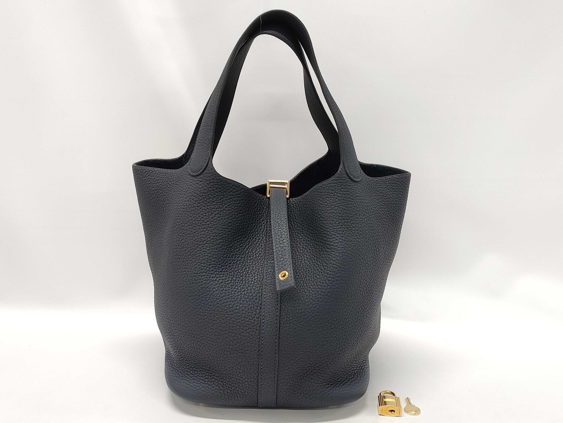 HERMES Picotin Lock MM Navy D Stamp Taurillon Clemence Leather GD Hardware Handbag
