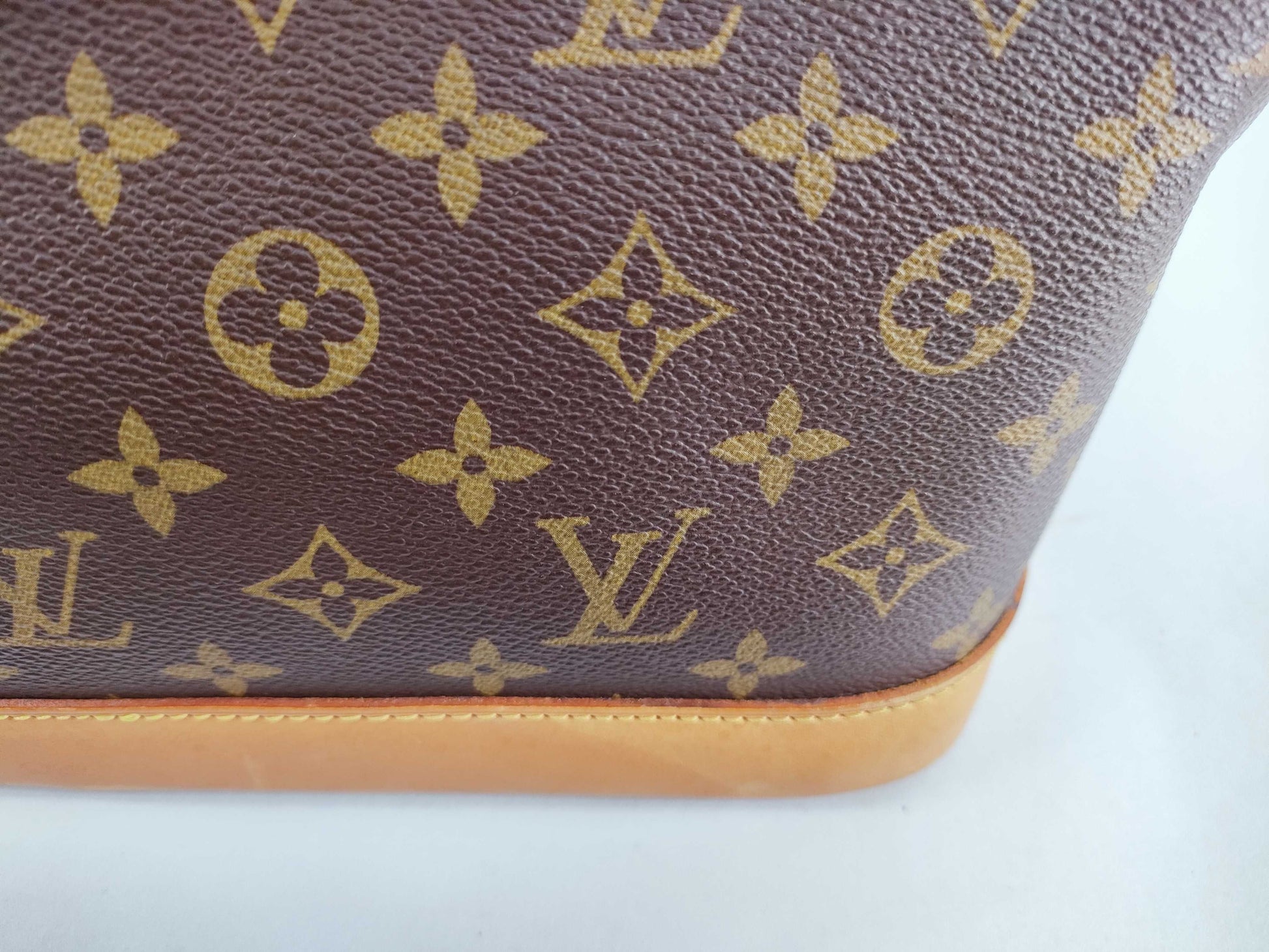 LOUIS VUITTON Louis Vuitton Monogram Alma PM Handbag M51130