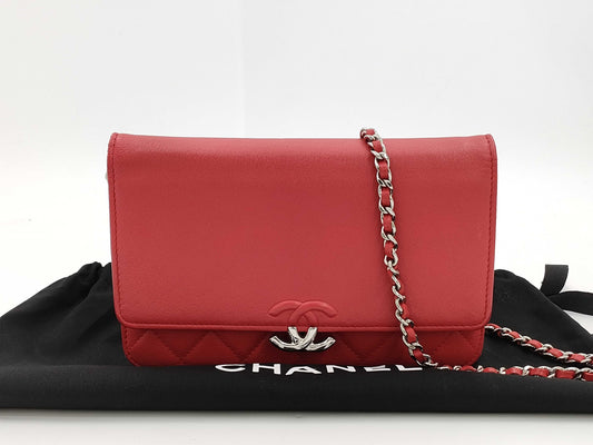 CHANEL Matelasse Chain Wallet Red/Silver Hardware Shoulder Bag