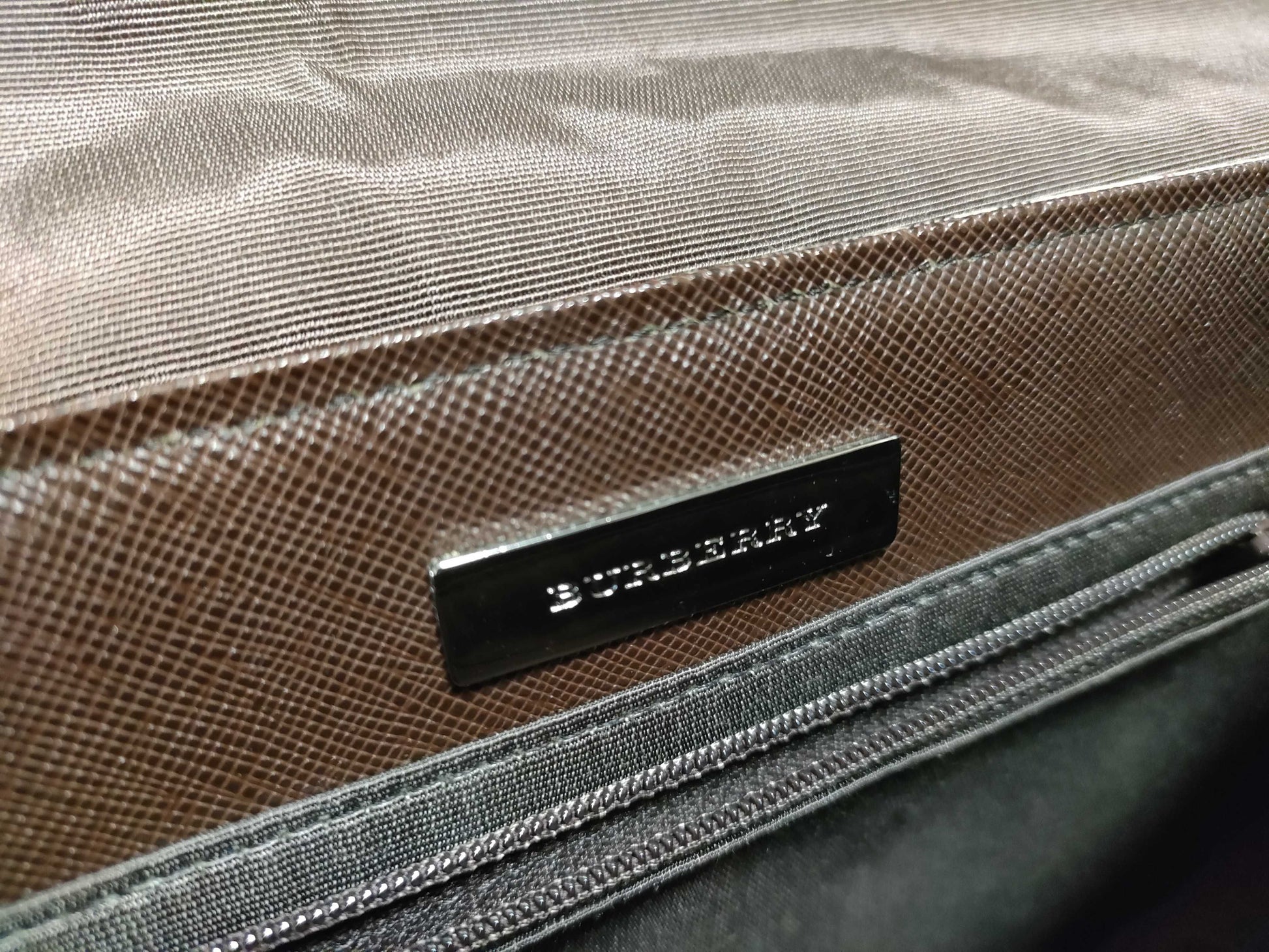 BURBERRY semi-shoulder beige checked shoulder bag