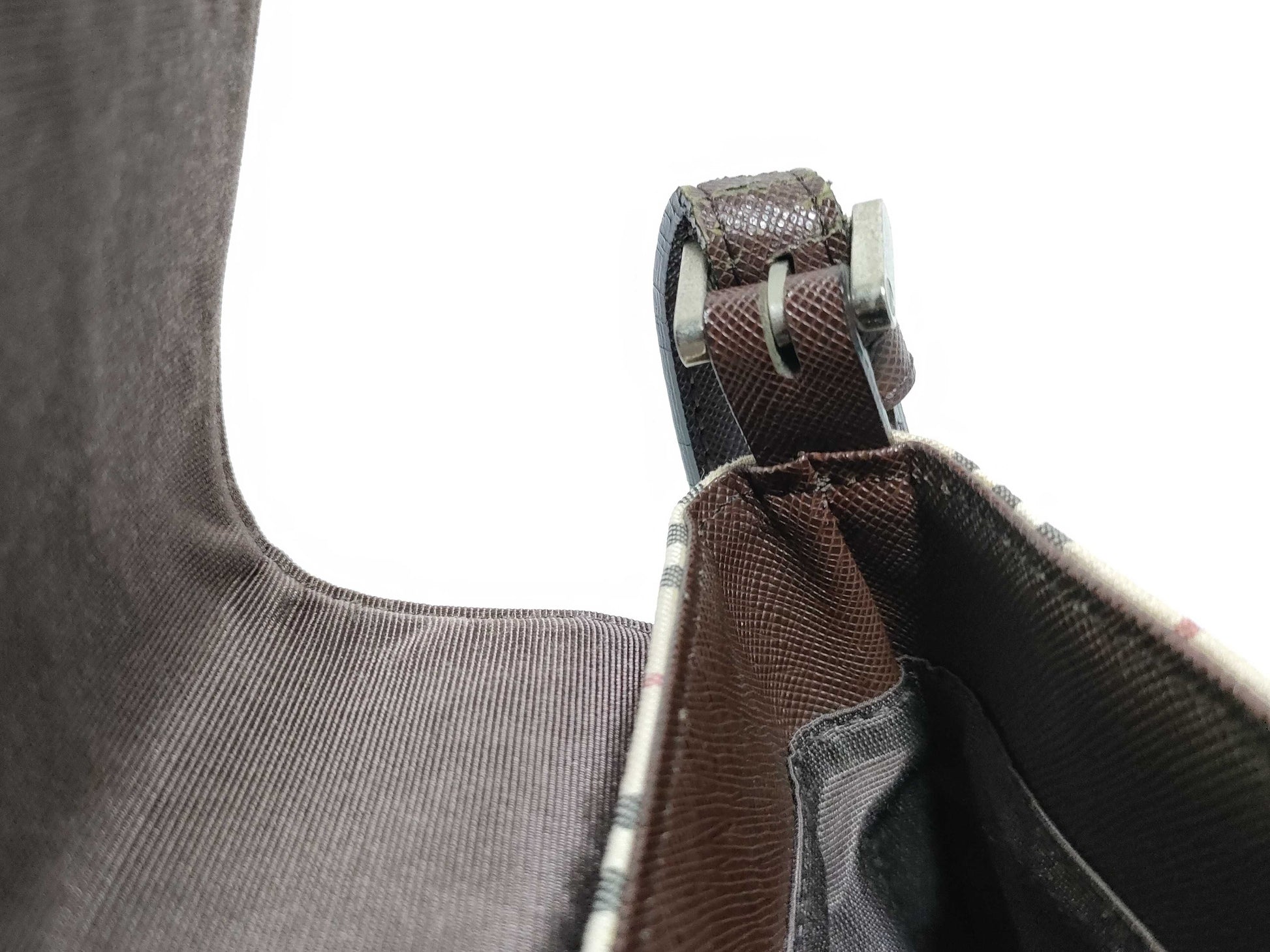 BURBERRY semi-shoulder beige checked shoulder bag