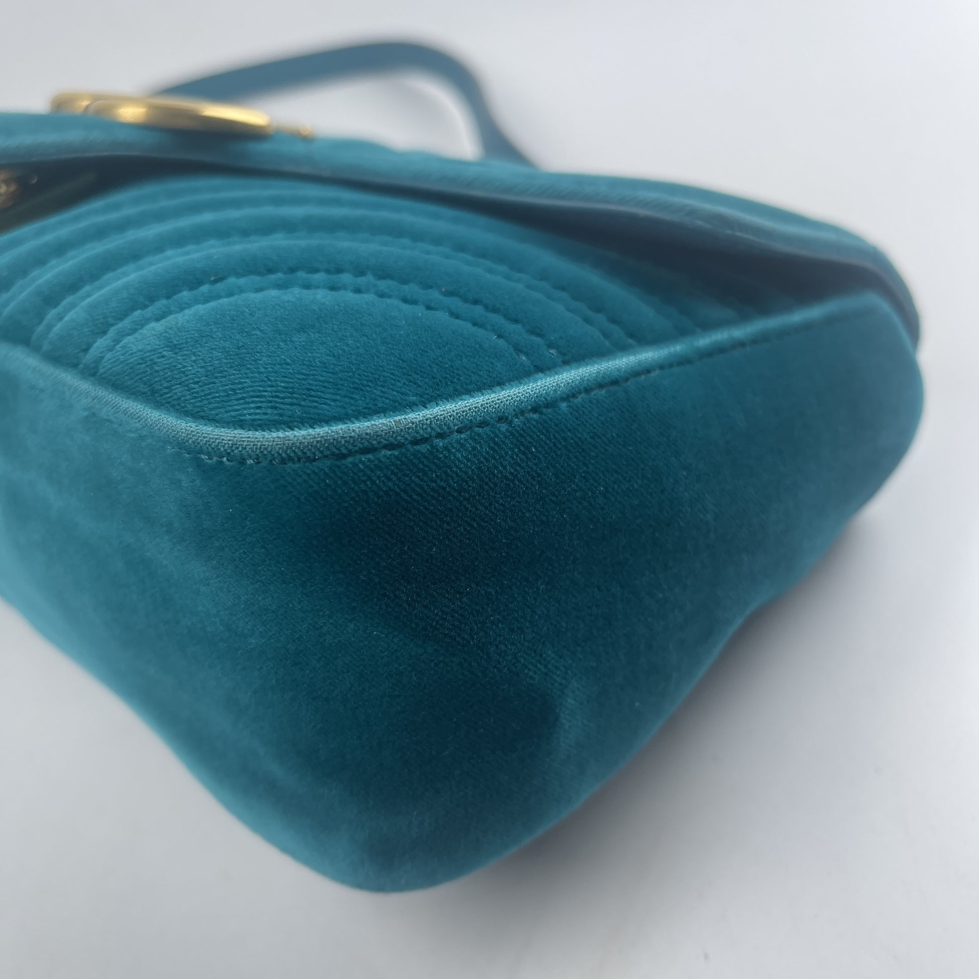 GUCCI GG Marmont Velour Chain Shoulder Bag