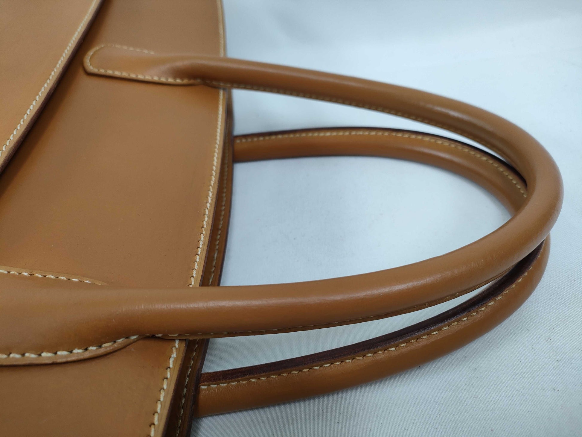 HERMES White Bass GM Handbag, Brown, D Stamp