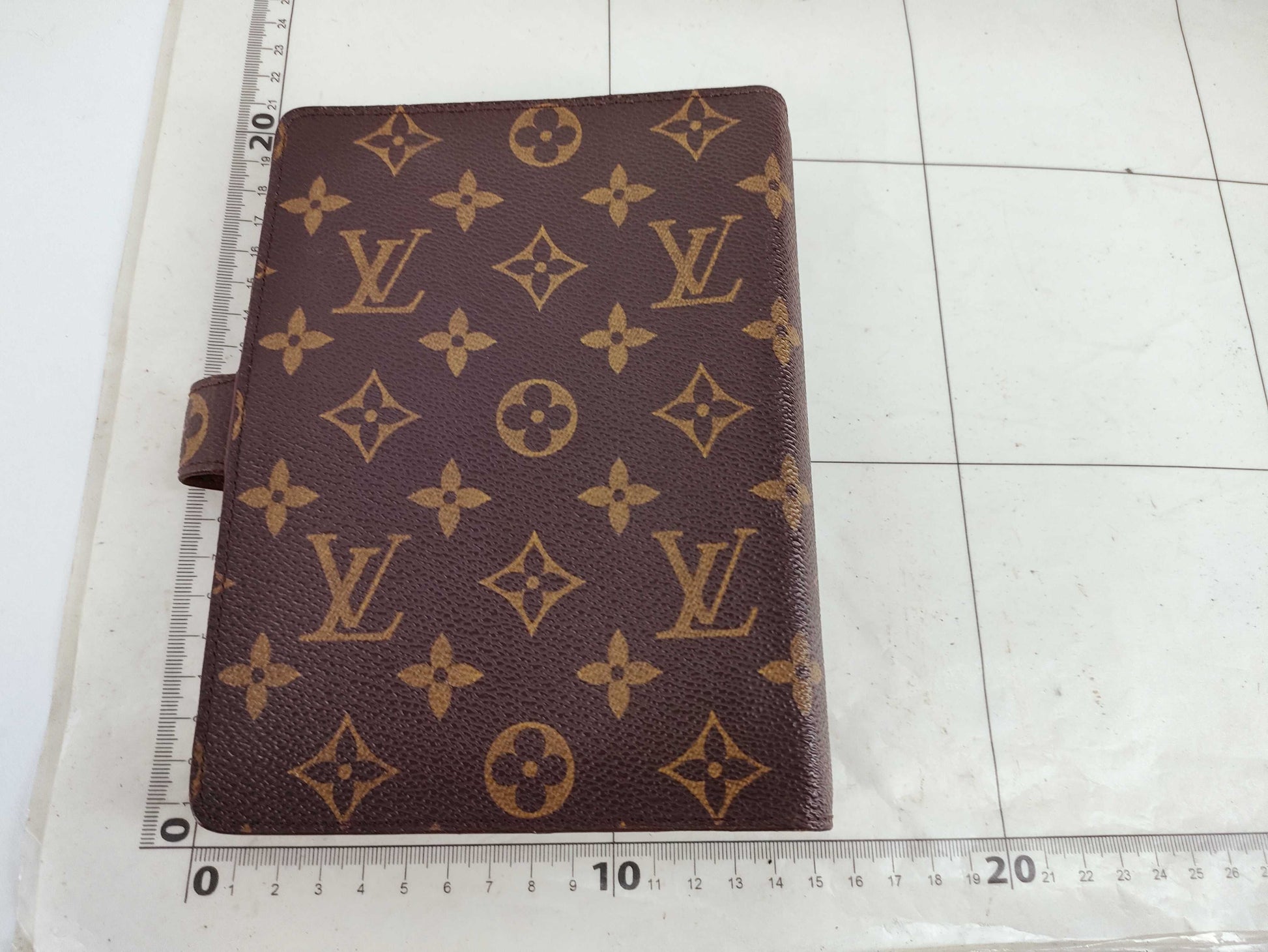 LOUIS VUITTON Agenda MM Notebook Cover