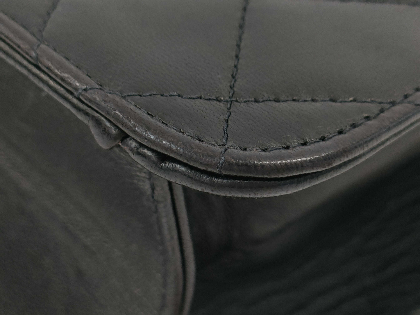 CHANEL Matlasse Pushlock Chain Shoulder Bag