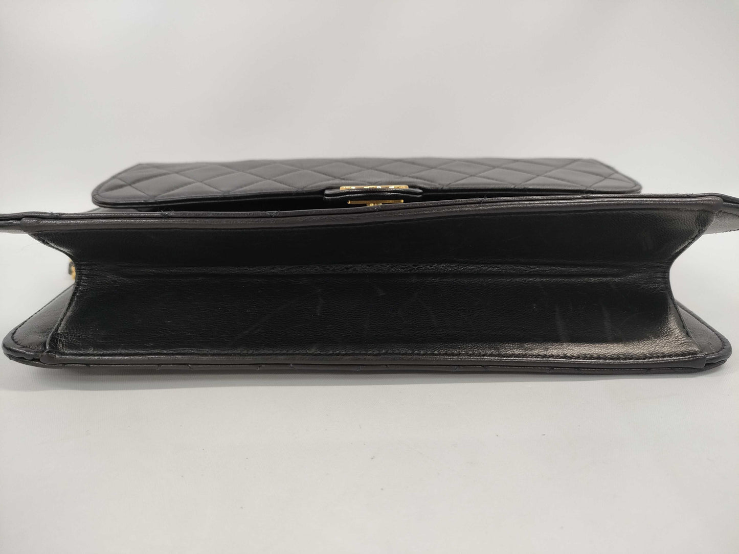 CHANEL Matlasse Pushlock Chain Shoulder Bag