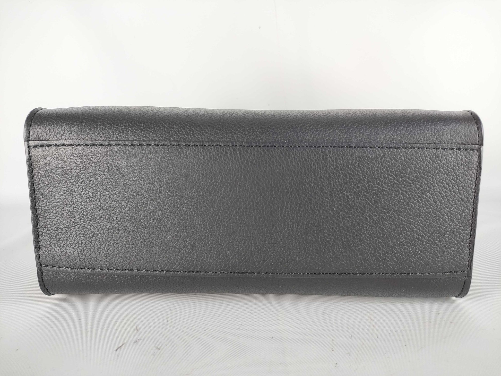 LOUIS VUITTON M22311 Vuitton Lock & Go Lock Me Handbag