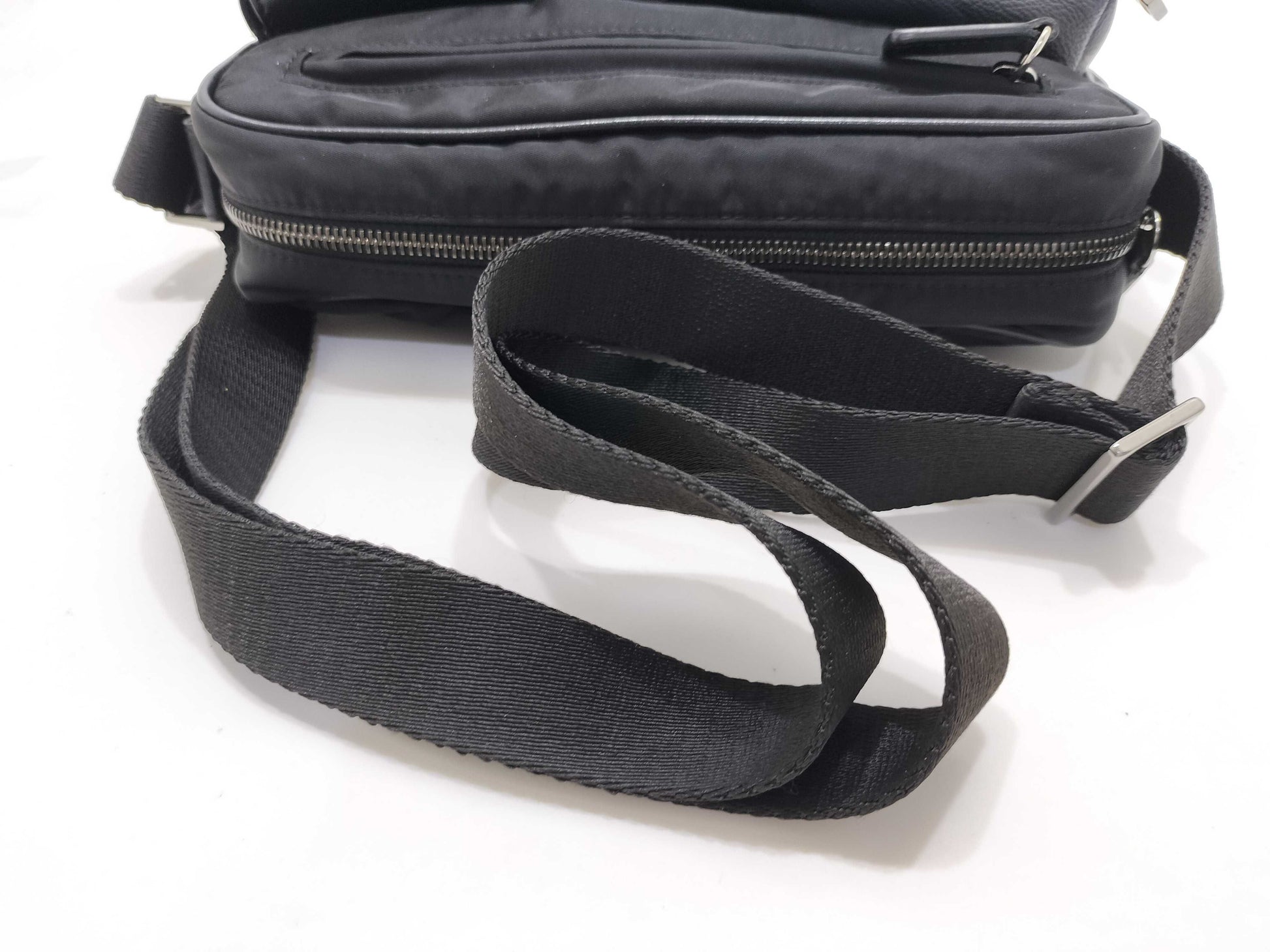 VERSACE ID - Versace Leather/Nylon Greca Signature Messenger Bag, Black, 25 cm, Shoulder Bag