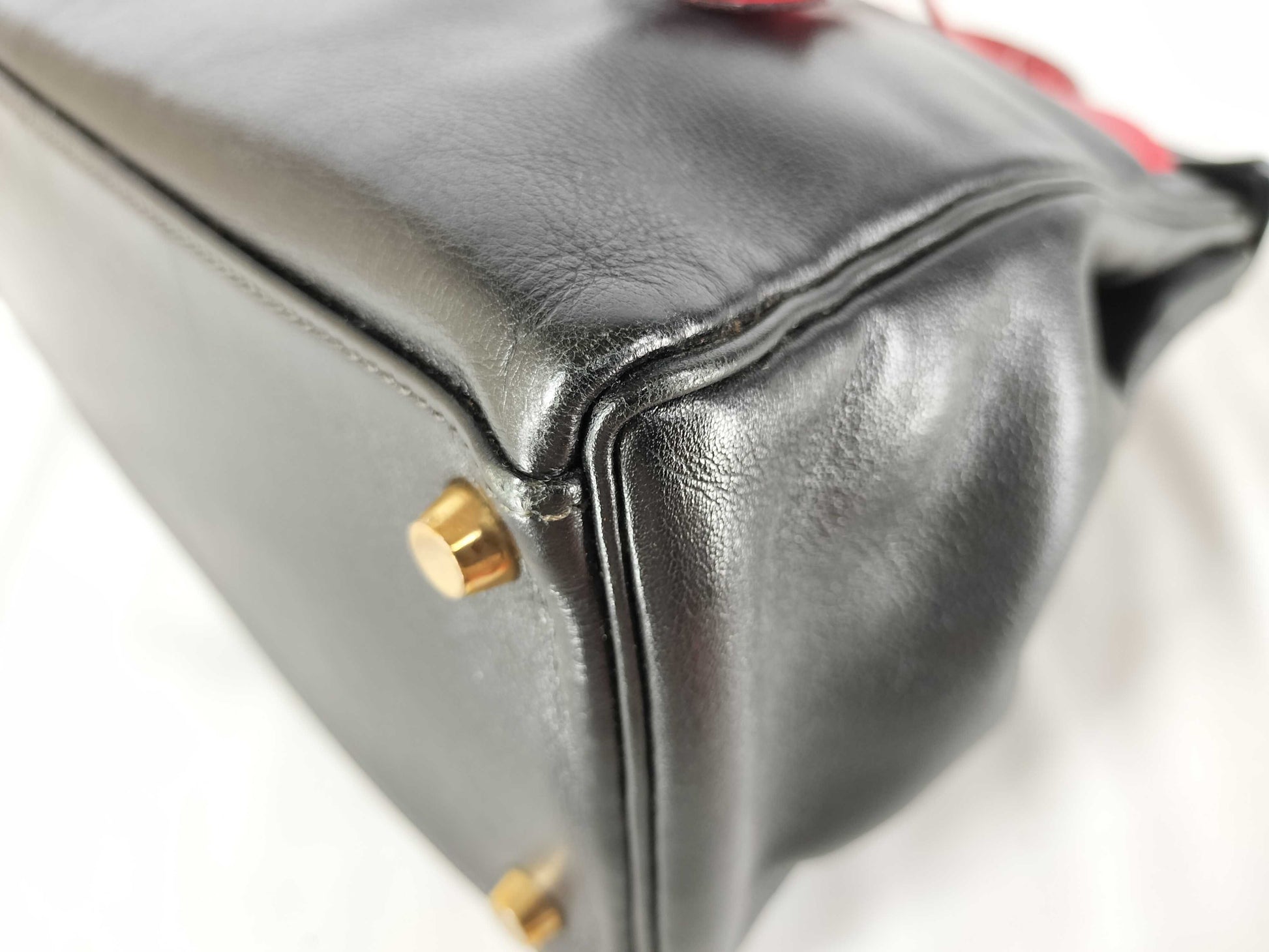 HERMES Kelly 32 Noir Shoulder Bag in Black and Red Calfskin with GP Hardware 