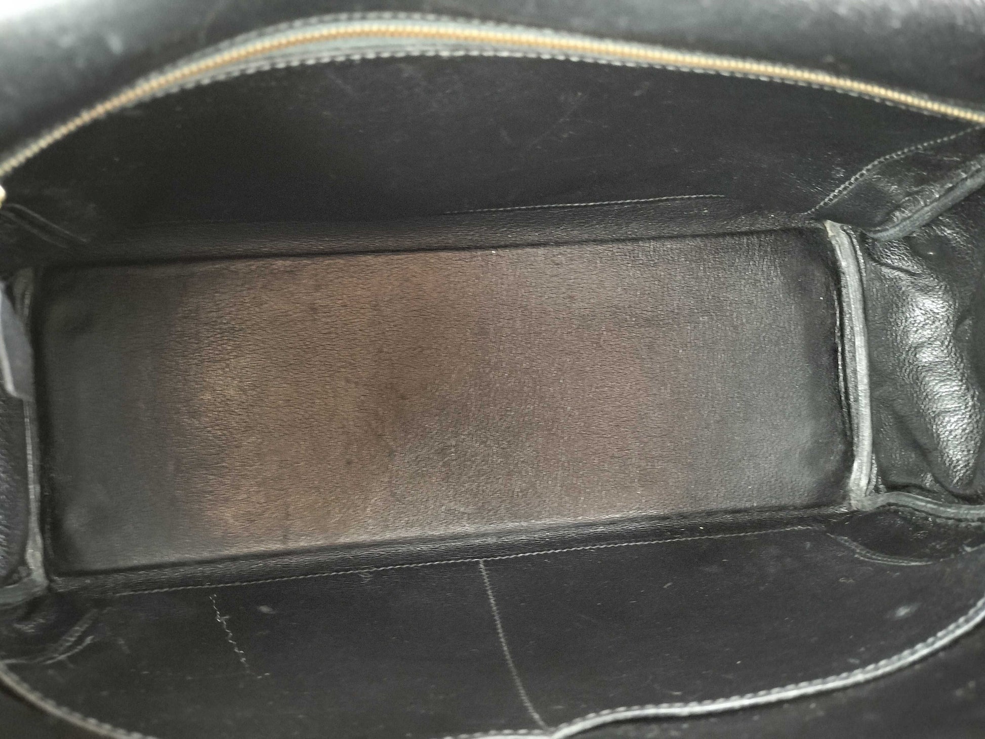 HERMES Kelly 32 Noir Shoulder Bag in Black and Red Calfskin with GP Hardware 