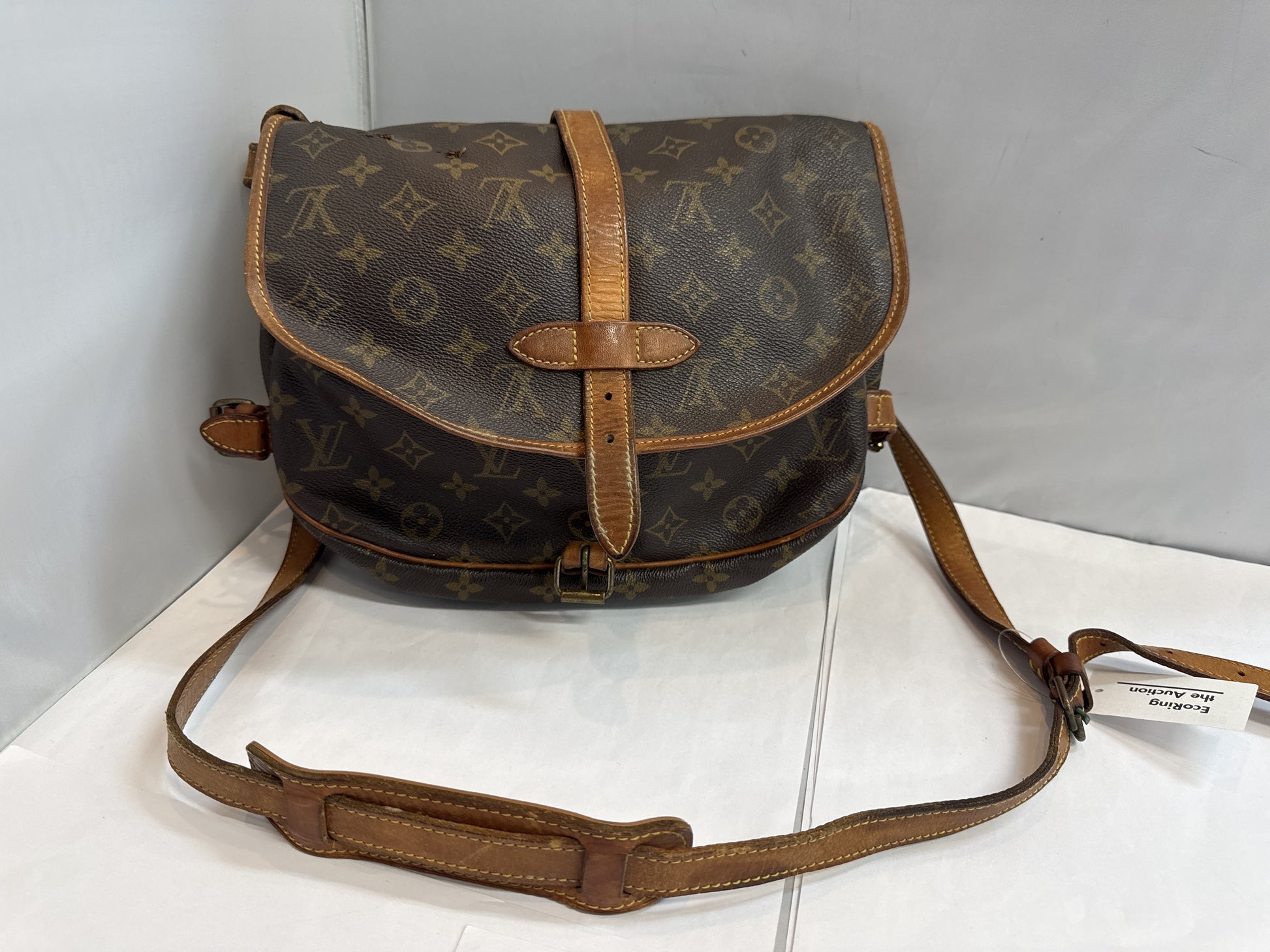 LOUIS VUITTON Saumur 30 Shoulder Bag