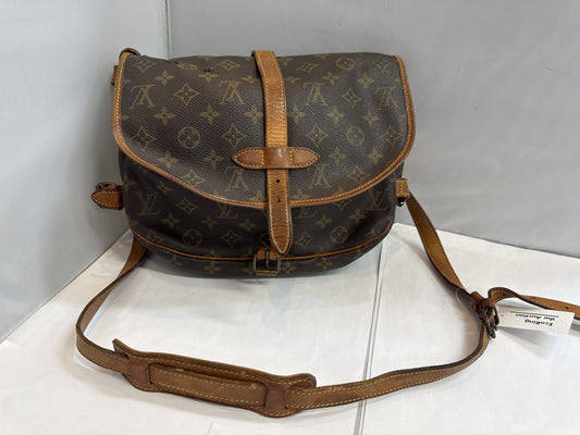 LOUIS VUITTON Saumur 30 Shoulder Bag