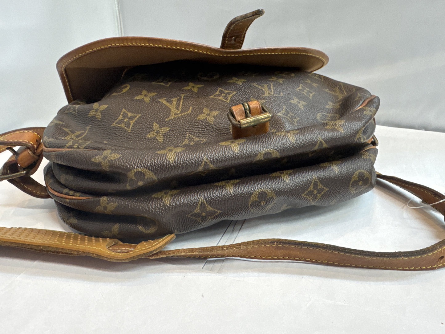 LOUIS VUITTON Saumur 30 Shoulder Bag