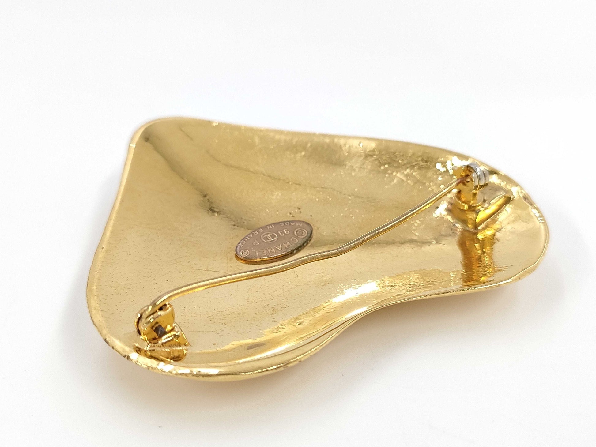 CHANEL Heart Gold BR Brooch