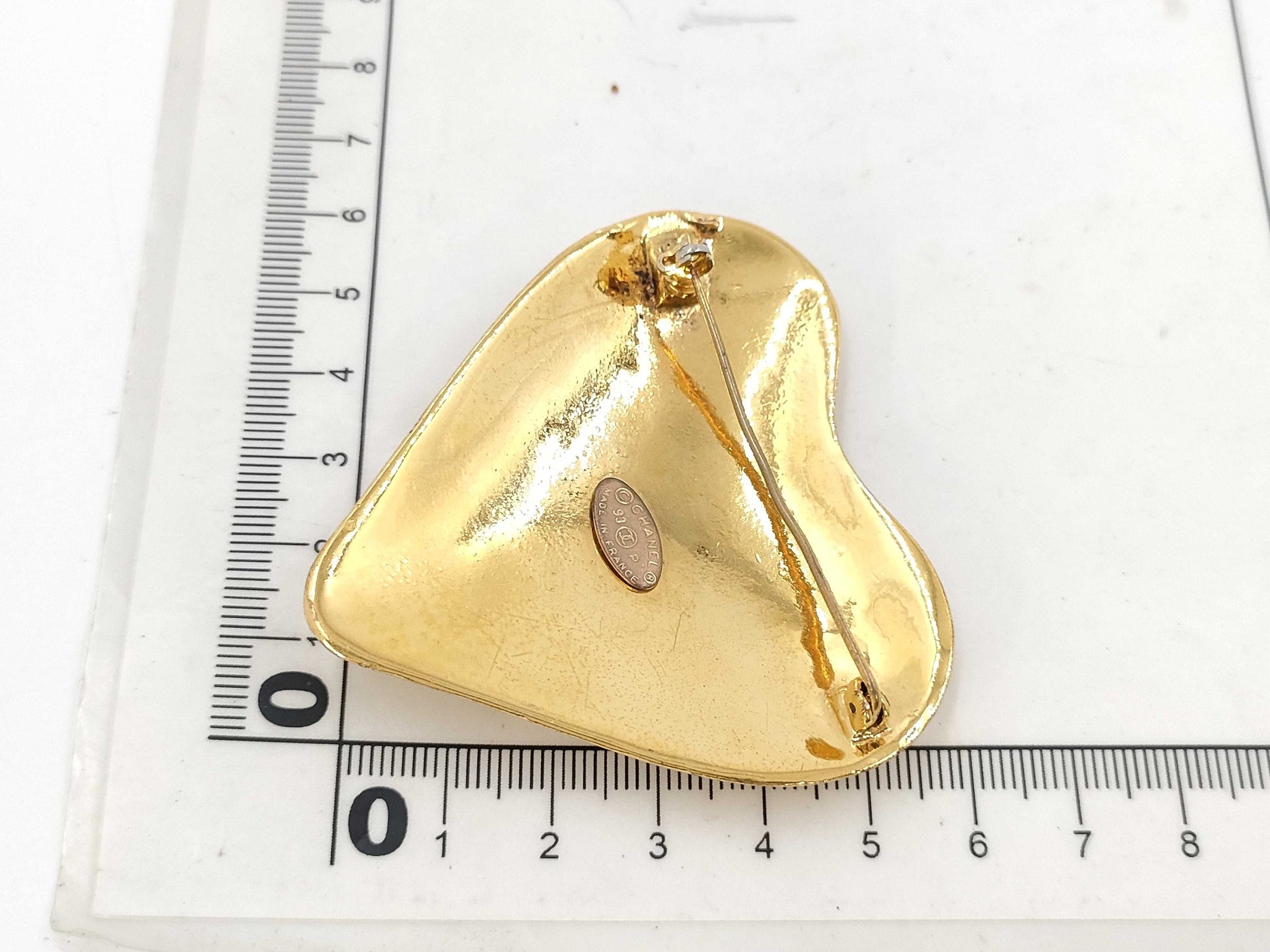 CHANEL Heart Gold BR Brooch