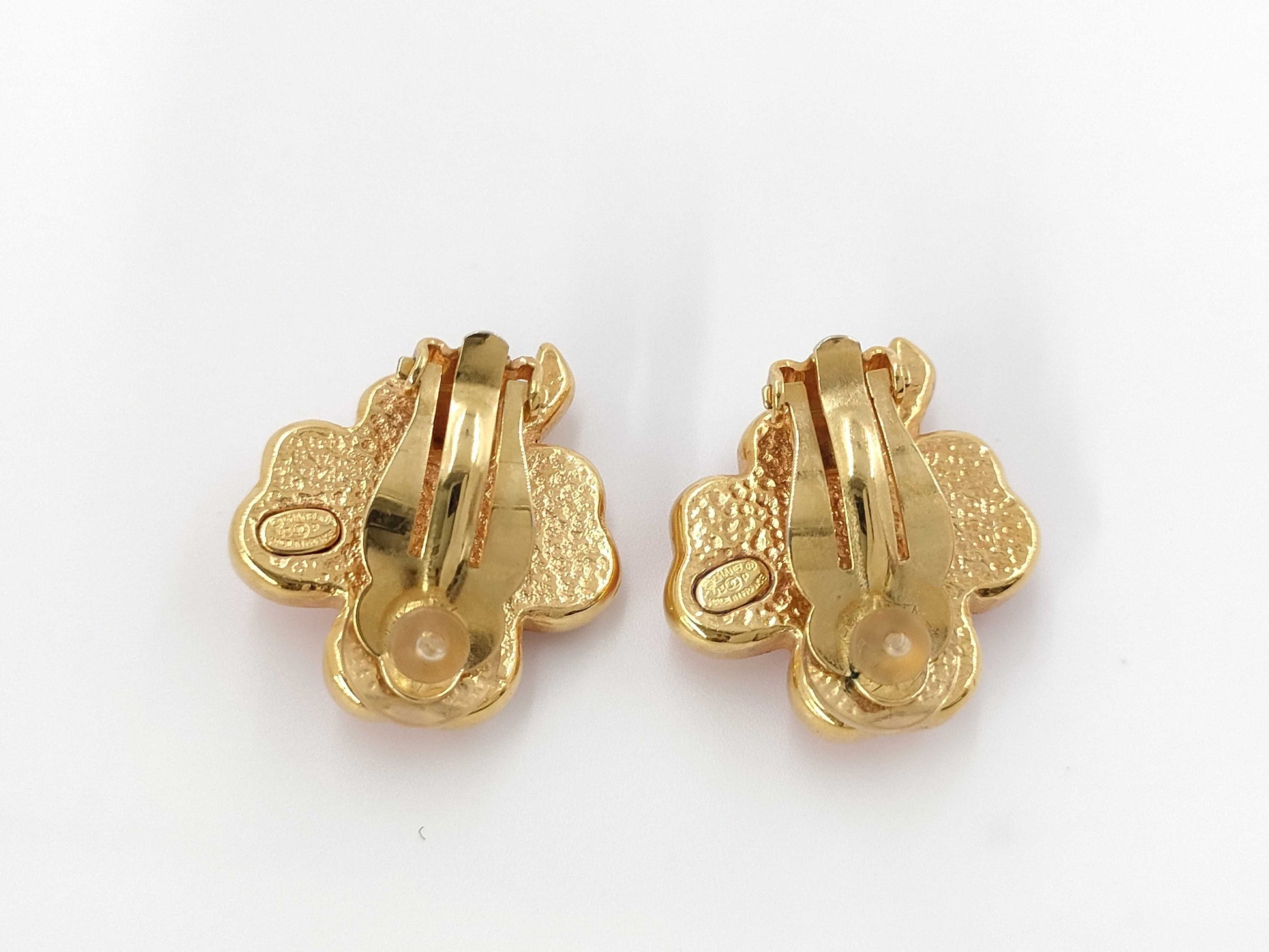 CHANEL Clover Coral x Gold YG Earrings