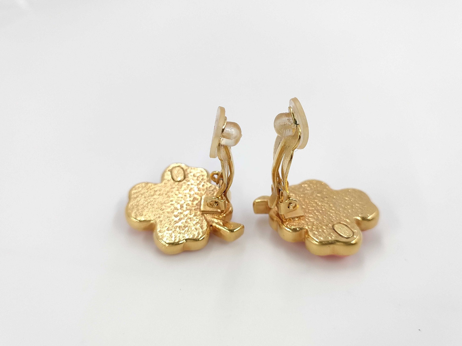 CHANEL Clover Coral x Gold YG Earrings