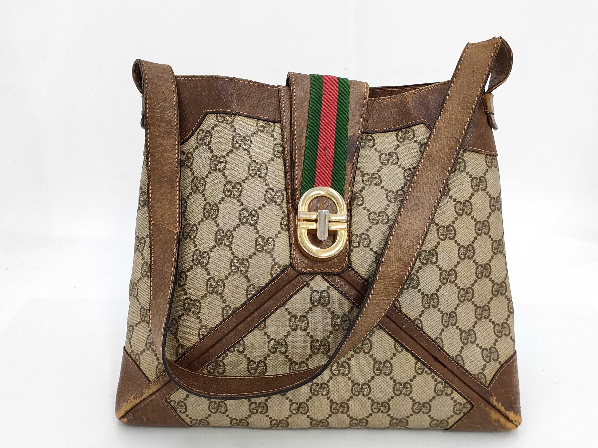 GUCCI GG Supreme Sherry Shoulder Bag