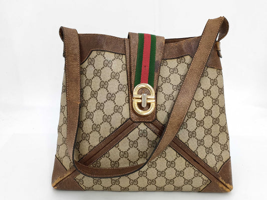 GUCCI GG Supreme Sherry Shoulder Bag