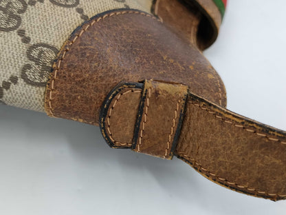 GUCCI GG Supreme Sherry Shoulder Bag