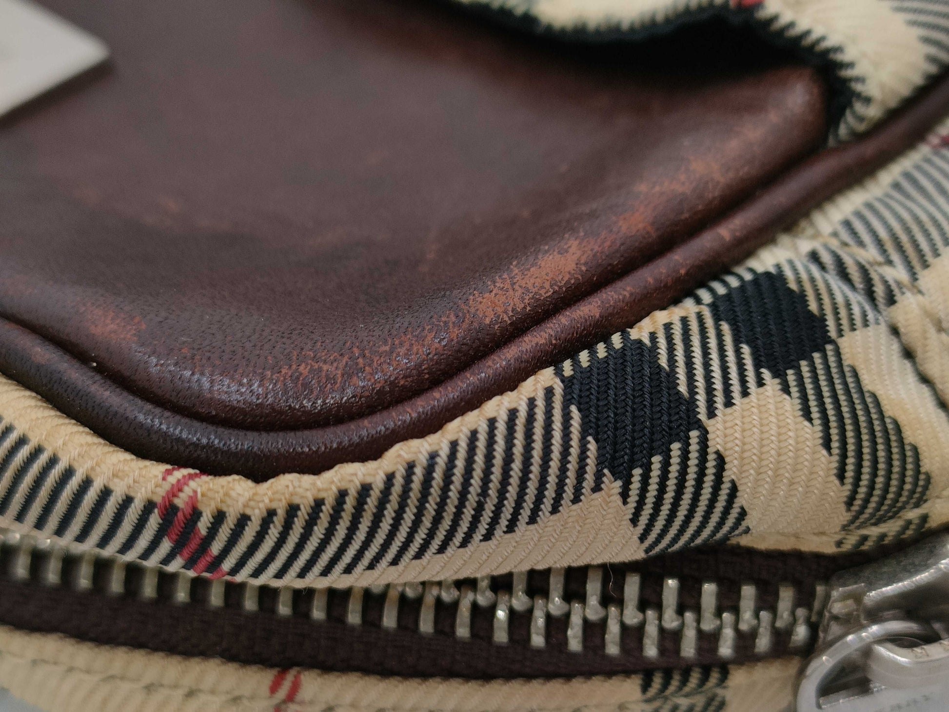 BURBERRY Nova Check Logo Plate Shoulder Bag