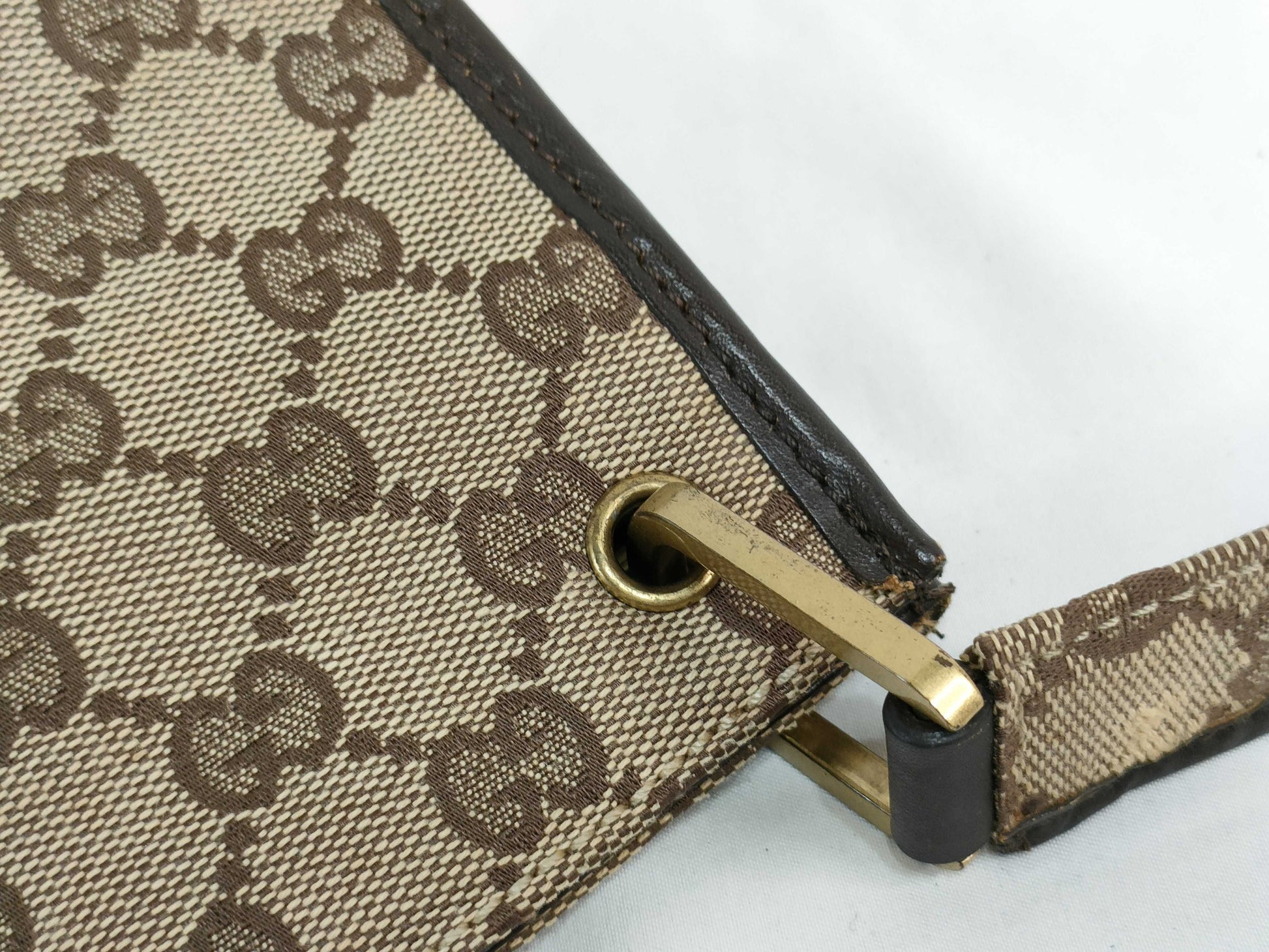 GUCCI GG Canvas Shoulder Bag