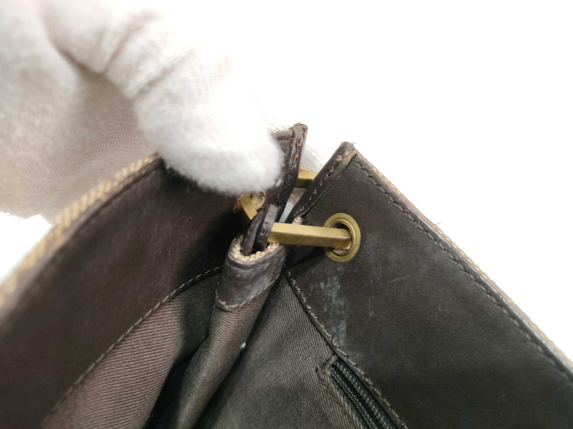 GUCCI GG Canvas Shoulder Bag