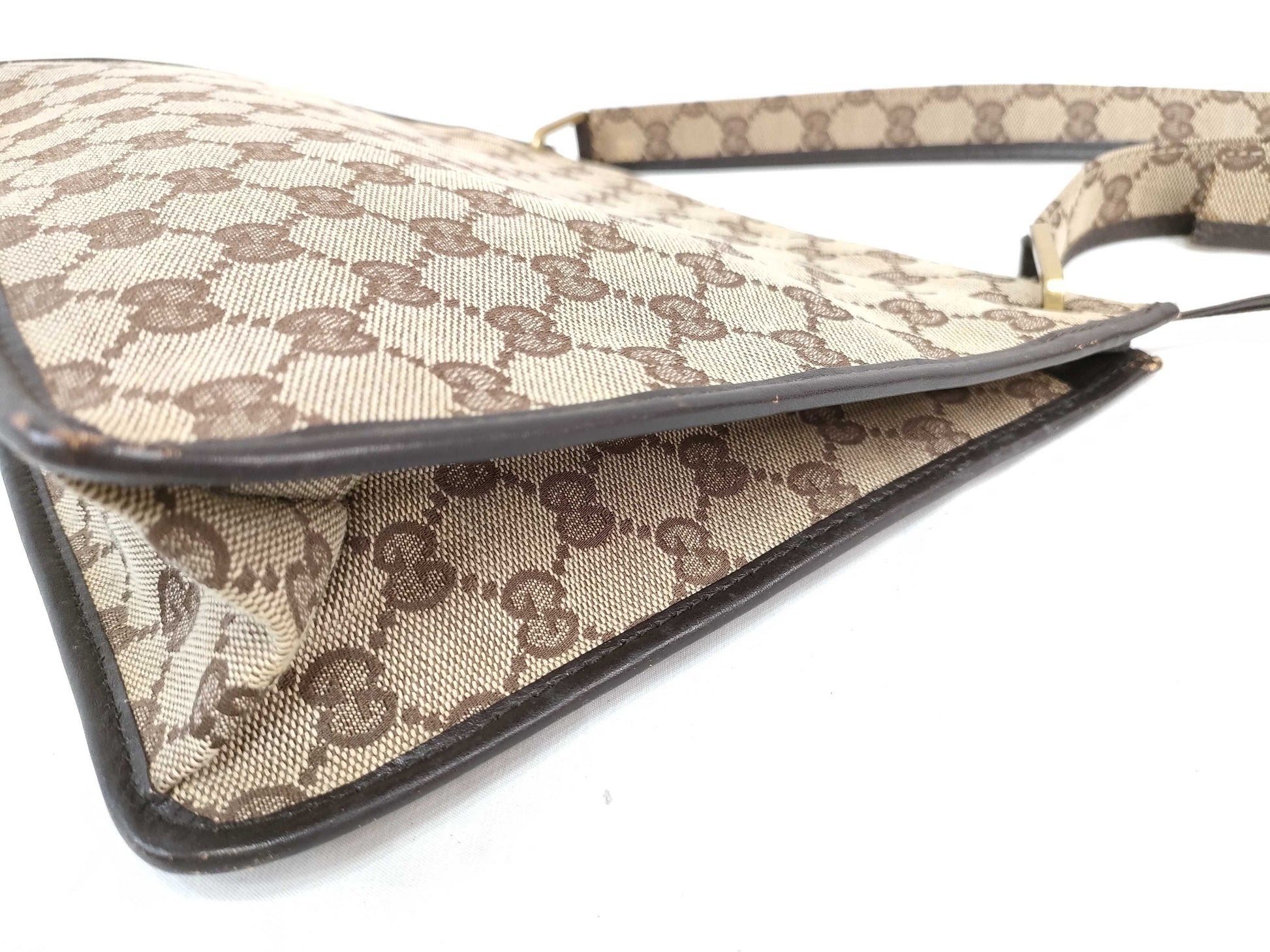 GUCCI GG Canvas Shoulder Bag