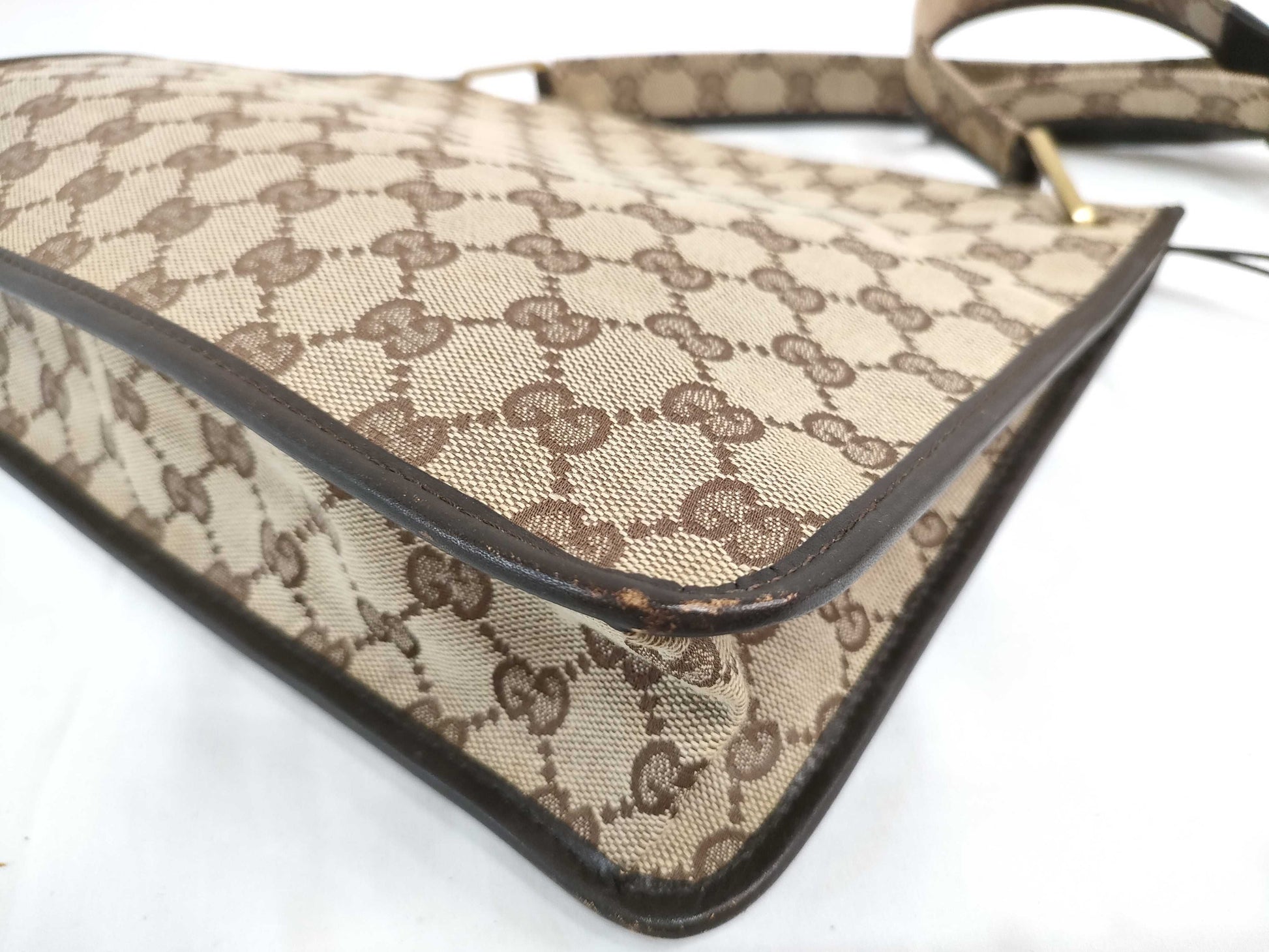 GUCCI GG Canvas Shoulder Bag