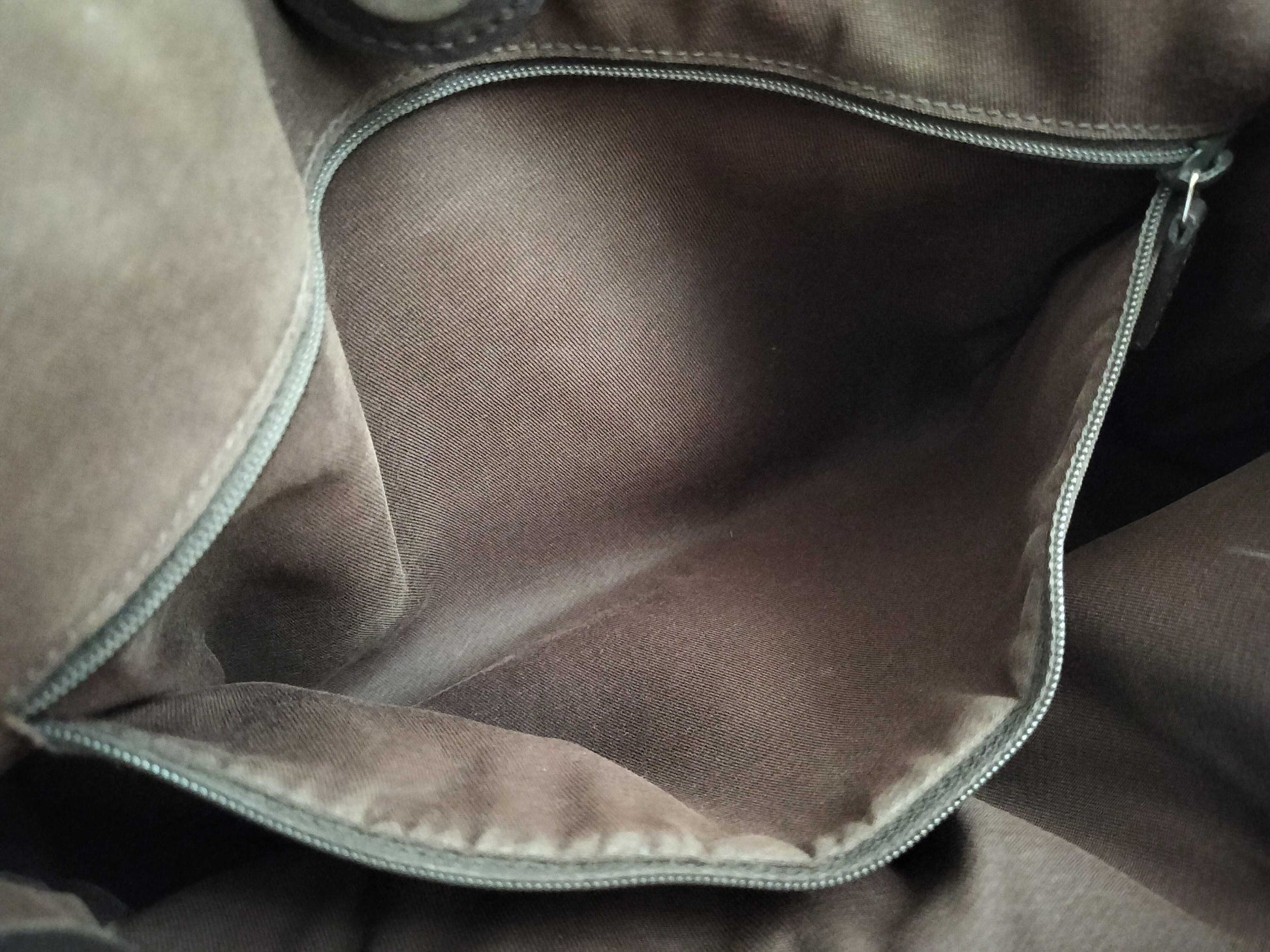 GUCCI GG Canvas Sukey Handbag