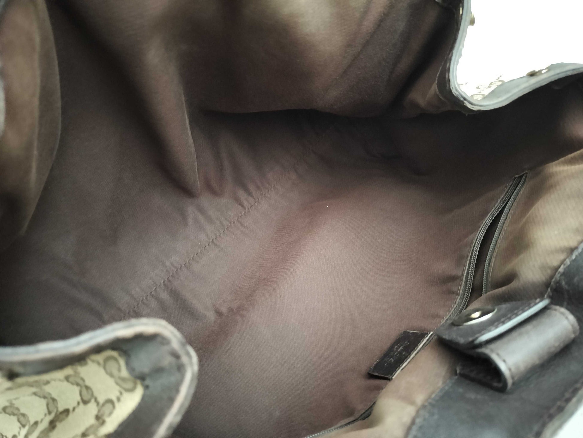 GUCCI GG Canvas Sukey Handbag