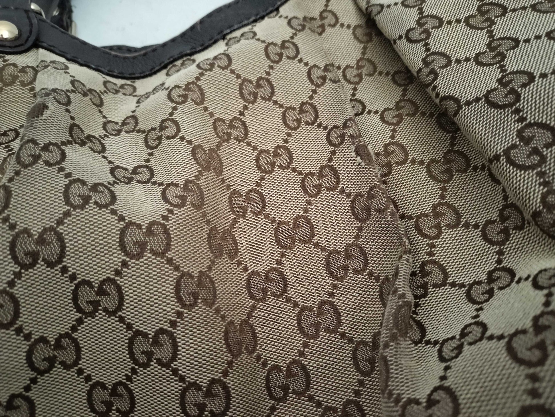 GUCCI GG Canvas Sukey Handbag