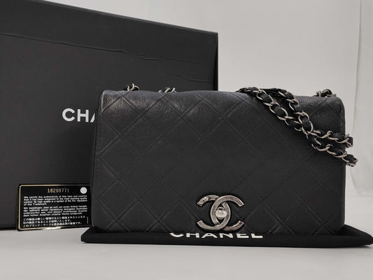 CHANEL Single Flap Bicolor Chain Shoulder Bag in Black Calfskin