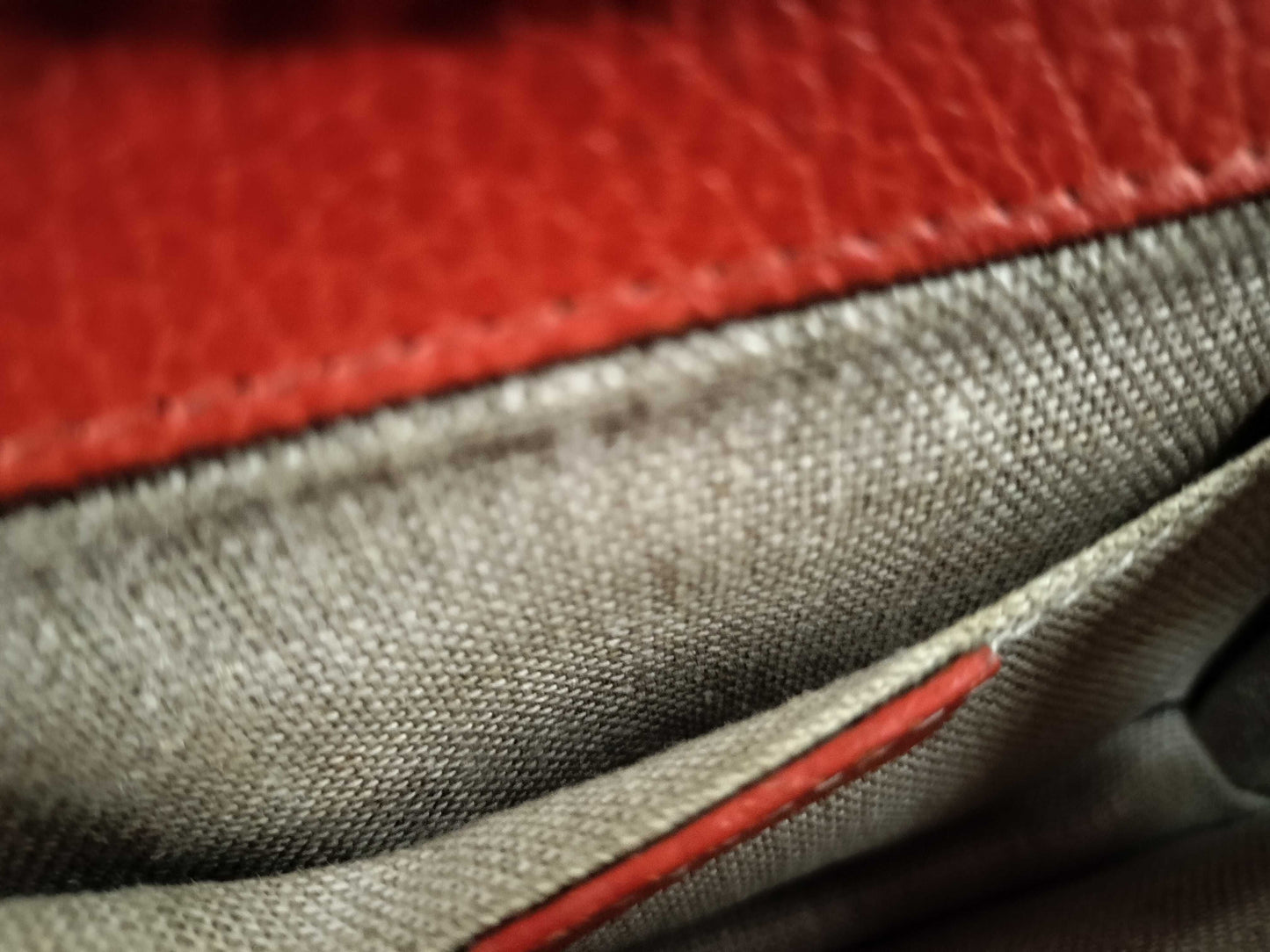 GUCCI Interlocking G Leather Chain Shoulder Bag