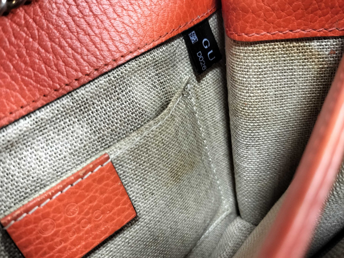 GUCCI Interlocking G Leather Chain Shoulder Bag