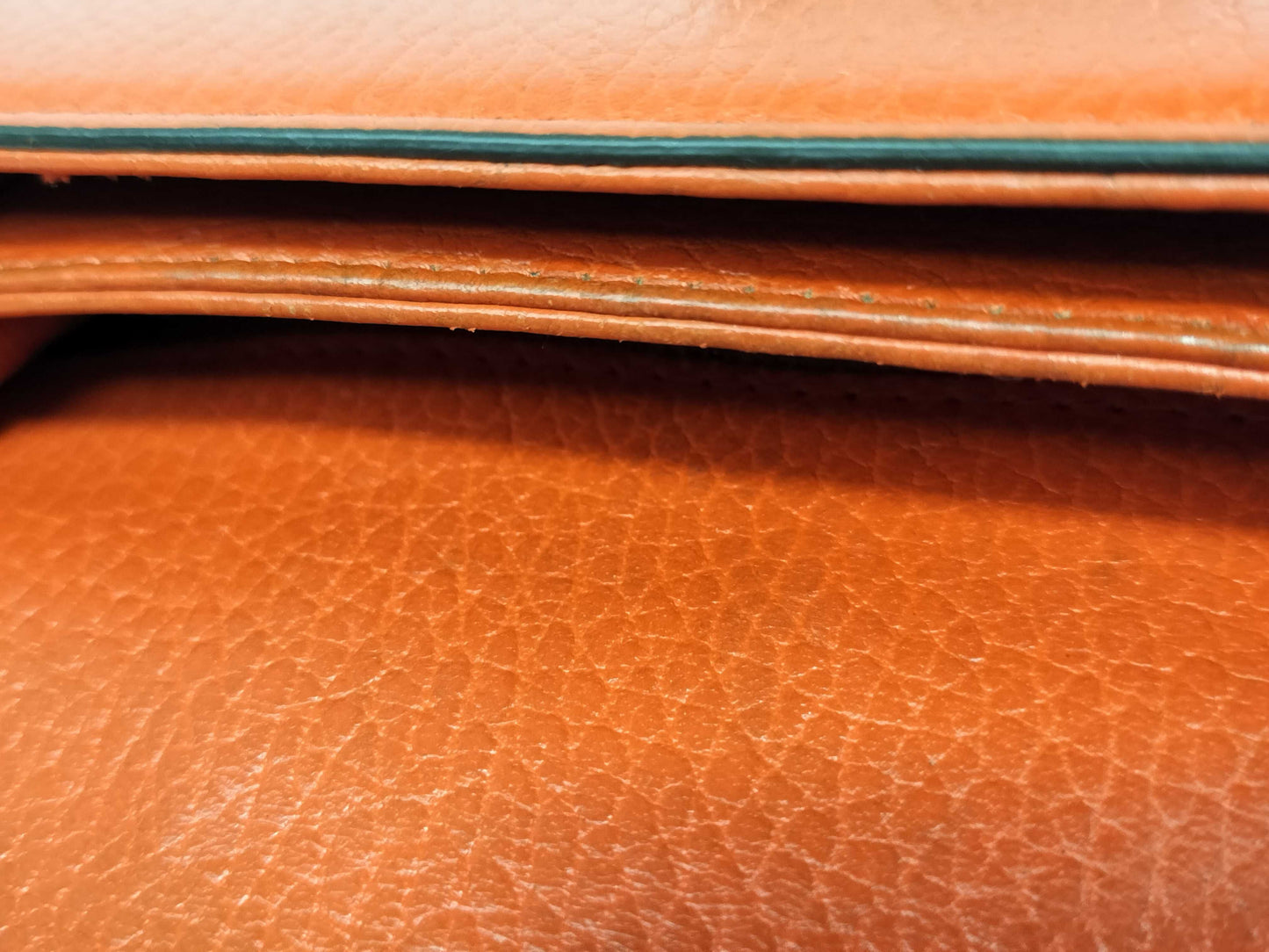 GUCCI Interlocking G Leather Chain Shoulder Bag