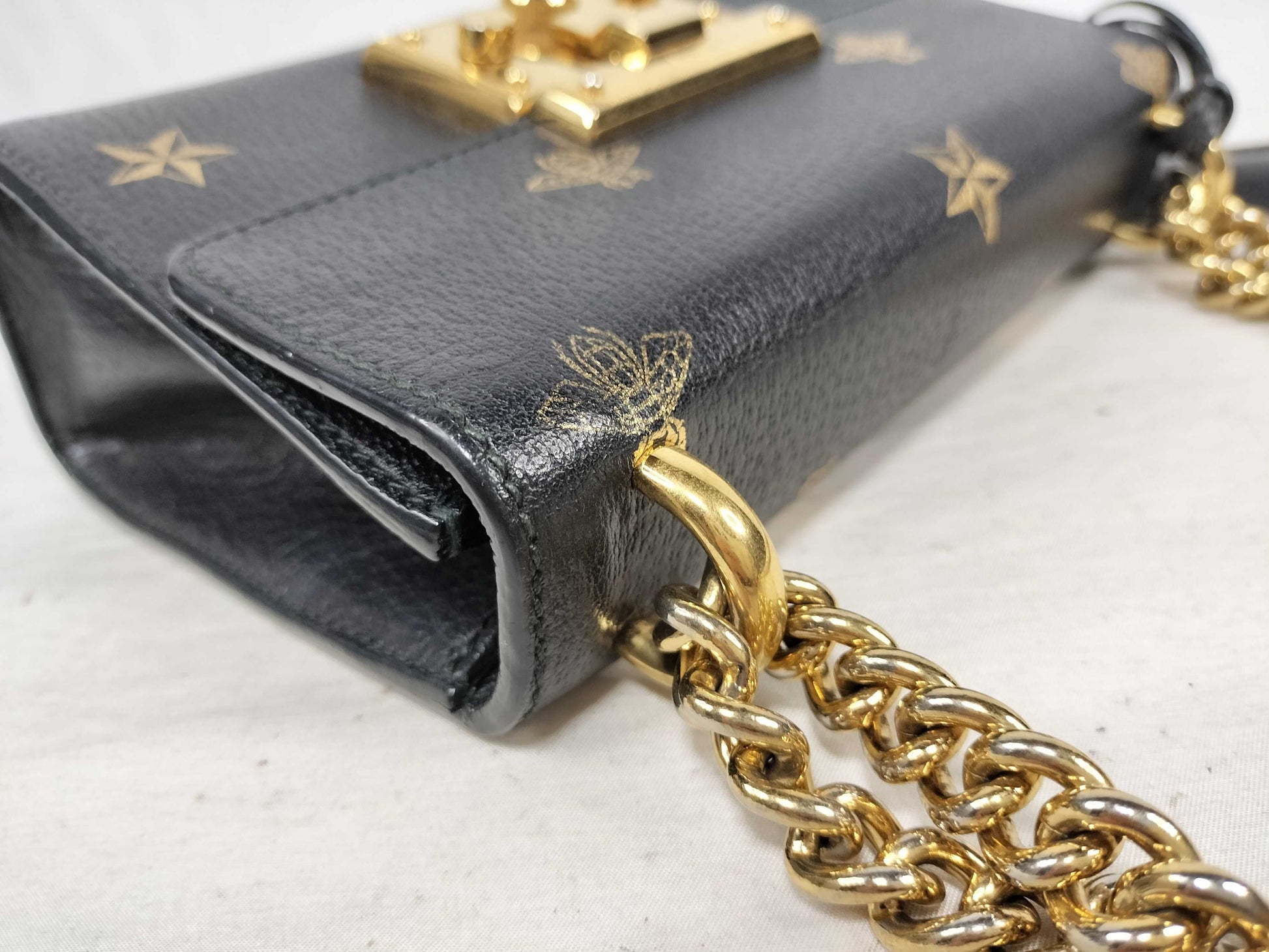 GUCCI Padlock Black Bee Chain Shoulder Bag