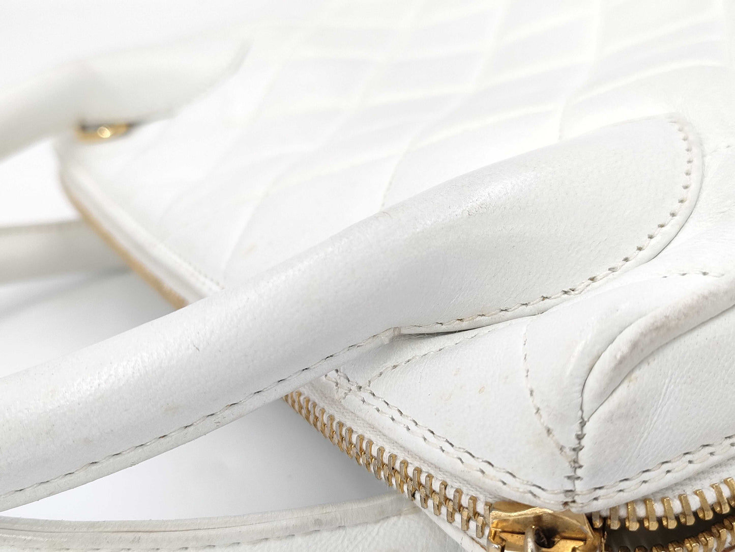 CHANEL Matelasse Hand White 2403494 Handbag