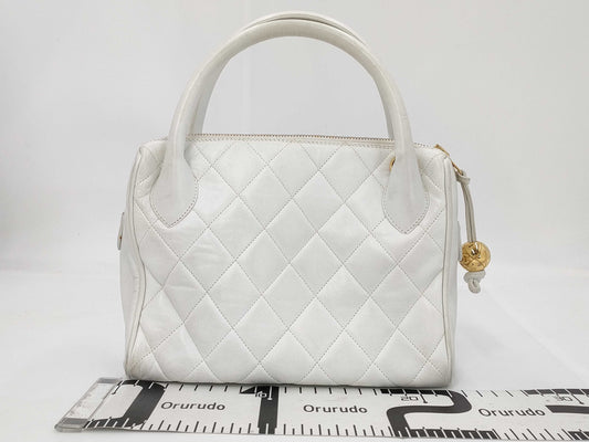 CHANEL Matelasse Hand White 2403494 Handbag